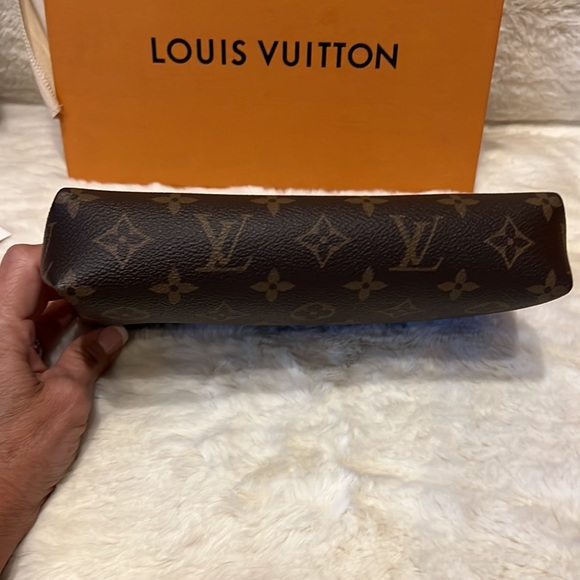 Authentic Louis Vuitton Pallas - Picture 15 of 16